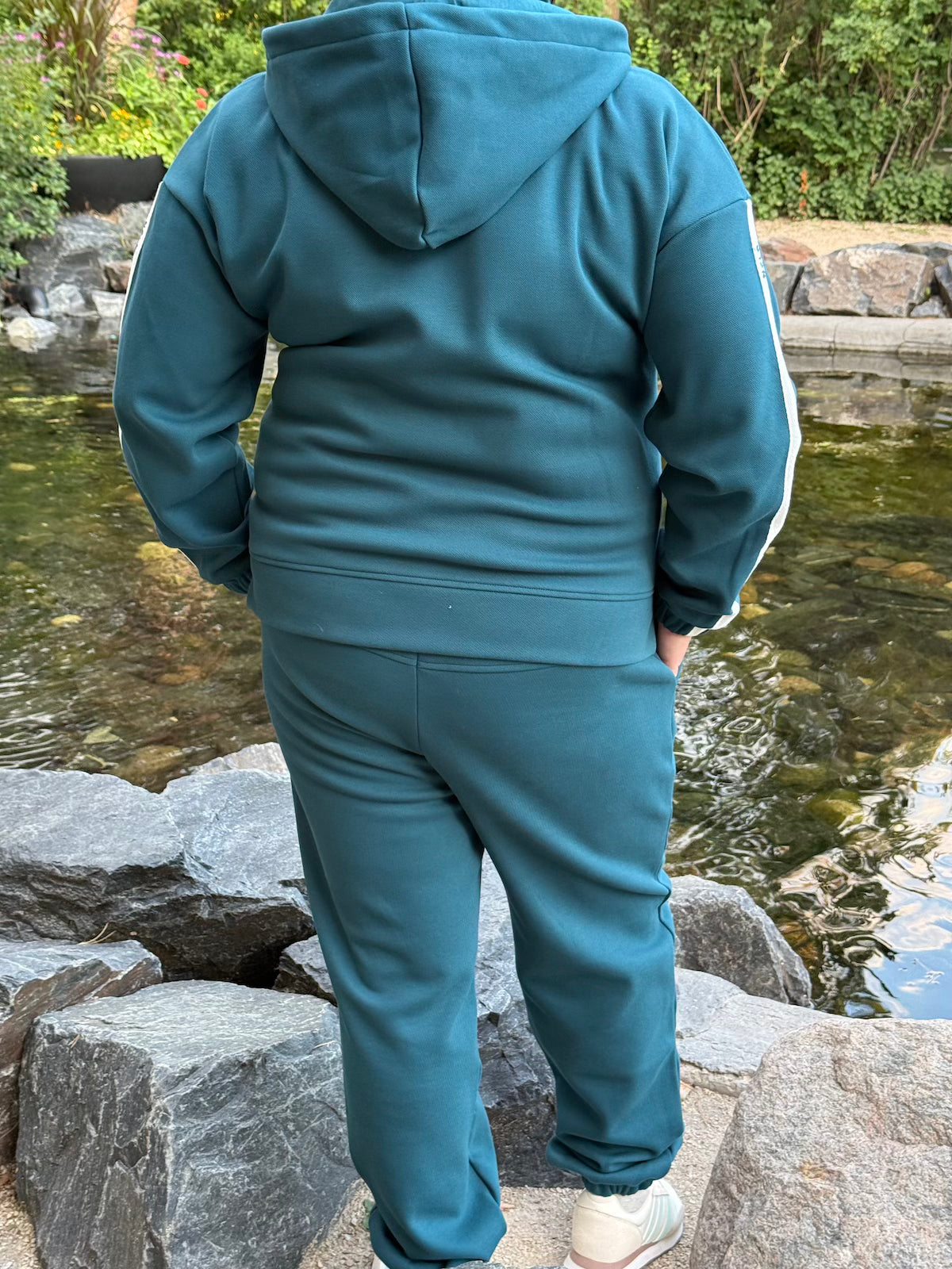 Back view of plus size teal fleece set – By Zola Canada