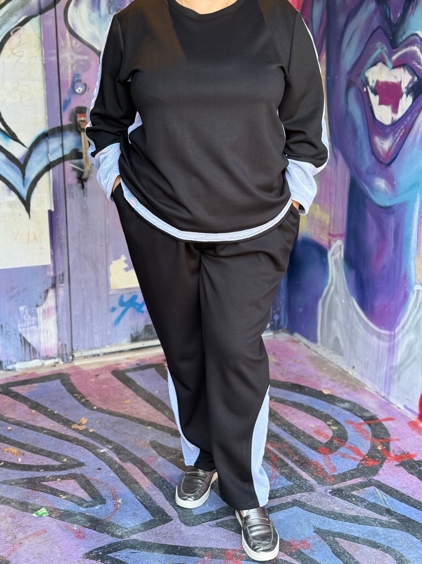 City Chic Cozy Everyday Set – black with white accents, plus-size women’s outfit for everyday chic.