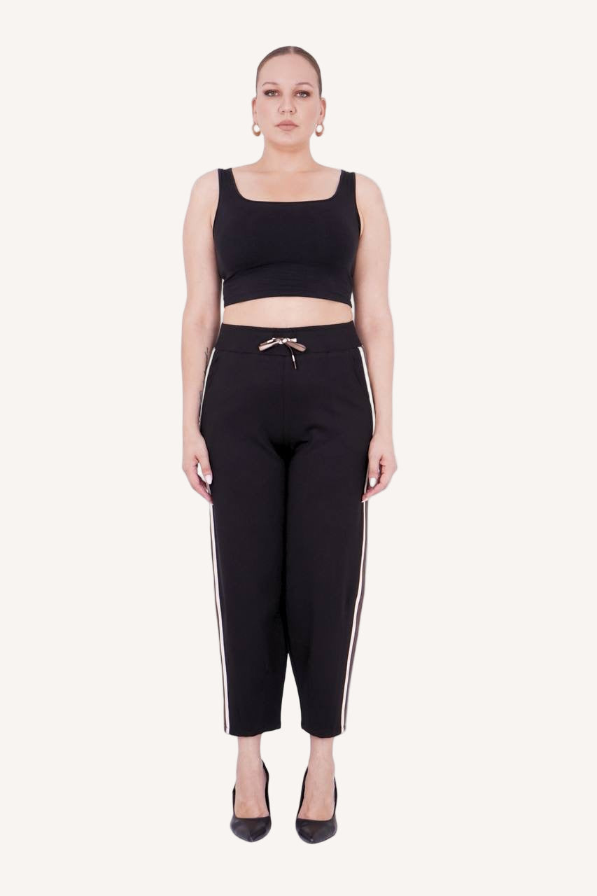 🖤 Active & Stylish – Luxe Stripe Trousers