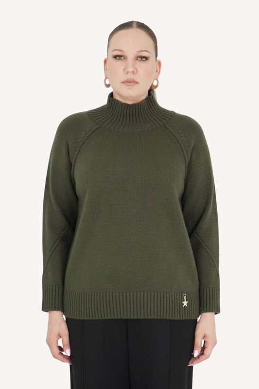 Plus-size model wearing City Chic Maple Sweater in olive green – By Zola