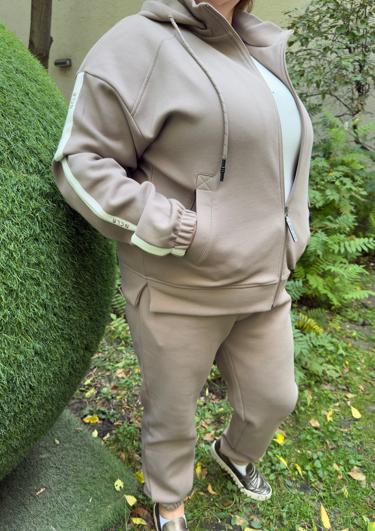 Active & Stylish Stripe Lacoste set – taupe fleece women’s outfit L-3XL