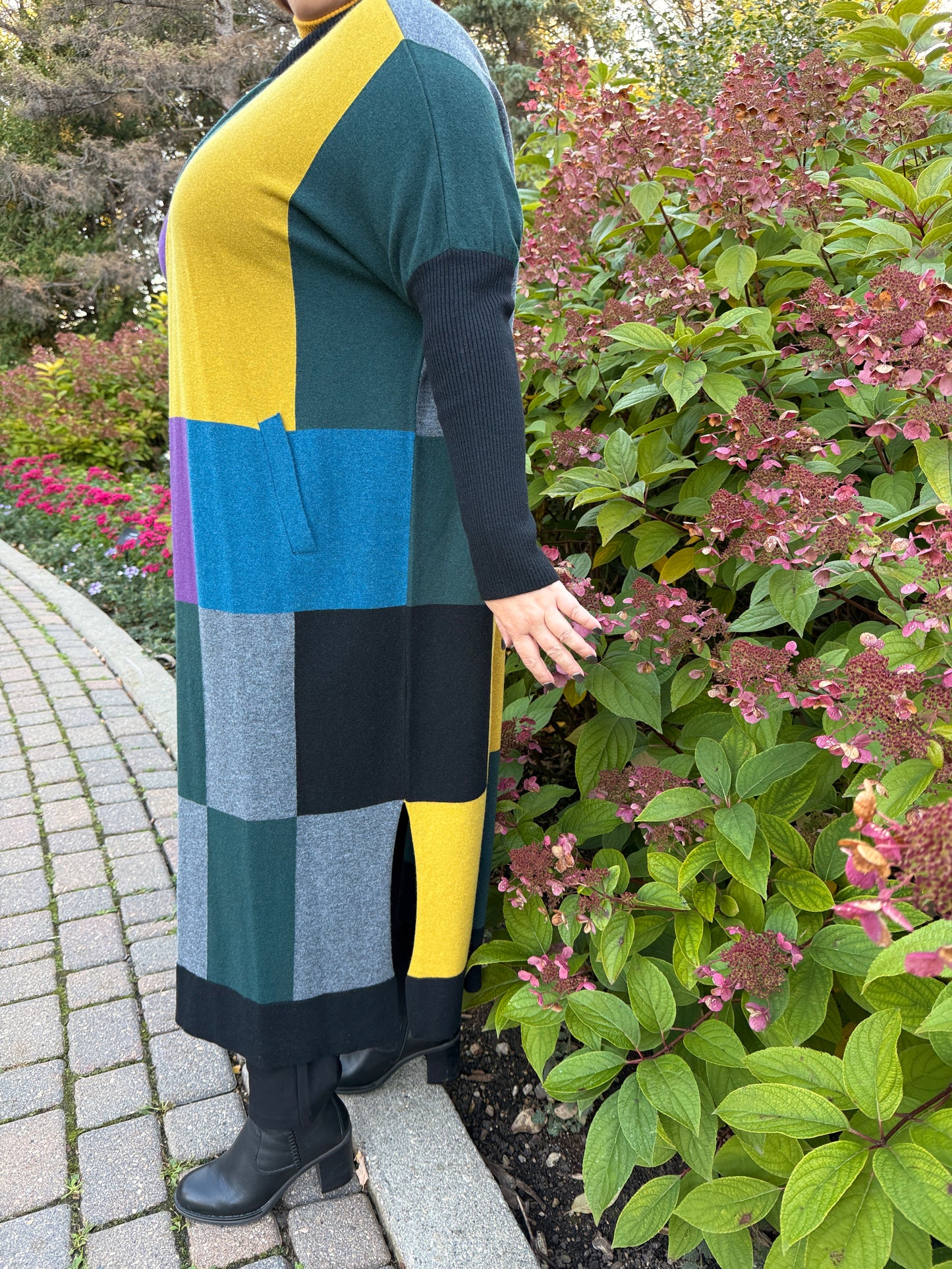 🌈 City Colors – Premium Patch Cardigan