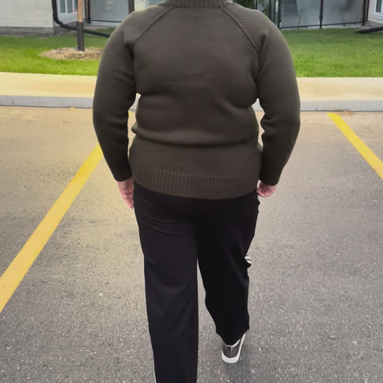 Black plus-size trousers with golden side detail – By Zola City Chic Collectio